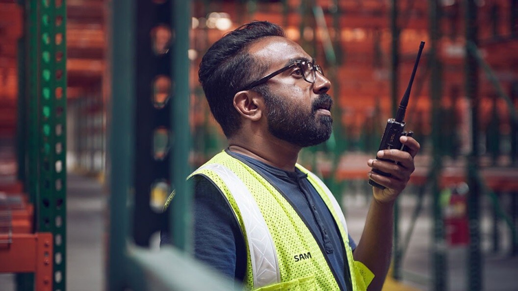 Warehouse logistics individual packing products