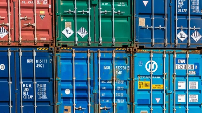 Stacked freight containers