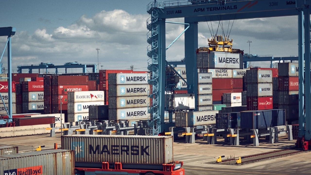 Loading containers at terminal