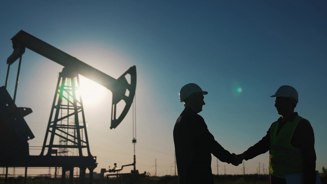 people handshaking for deal