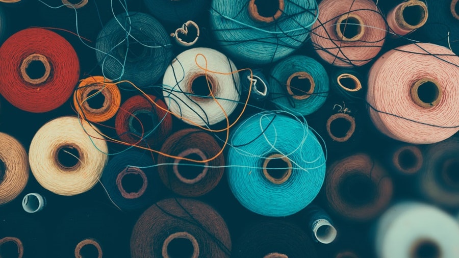Sewing thread with different colors